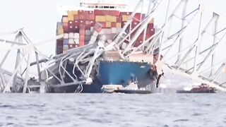 See how the Marine Corps bridge collapsed in the United States