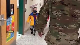 He came home from the military to surprise his daughters at school ????❤️