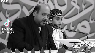 طفل يقرأ القرآن الكريم بصوت رائع جداً ماشاء الله