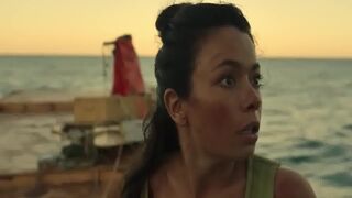 Nowhere 2023 movie summary - A pregnant woman defies death and gives birth in the middle of the ocean!.