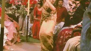 Dance by beautiful lady