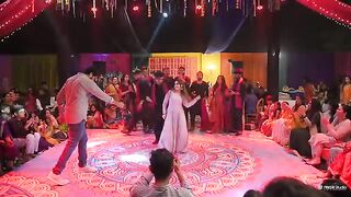 Mehndi dance on Chokra Jawan __ LaibyBaby.