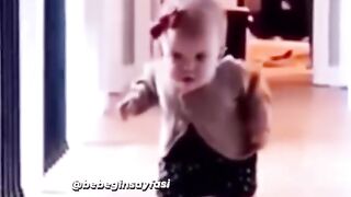 How's your Baby Crawling