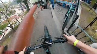 NARROW Alleyway Race, INSANE Speed, FULL RUN!