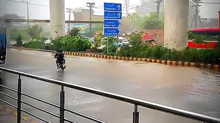 Raining Song (Haye sachi dassan kure tery nakhry da torr nai) | Subscribe