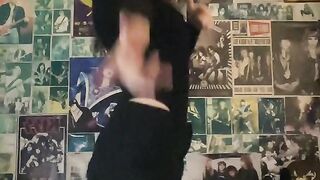 TikTok dance video ????