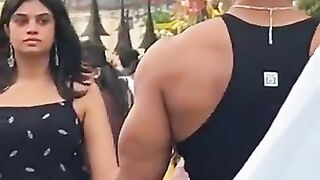 Girls  Reaction On Shirtless Bodybuilder