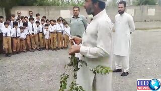 البیرونی ساٸنس اکیڈمی شلوزان میں بچوں اور اساتذہ  نےتین ہزار سے زیادہ پود