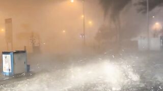 Emergency alert after havey rain in Dubai