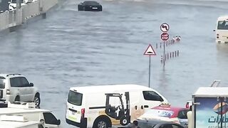 UAE traffic after havey rain