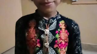Itna Maza Ku aa raha hy song .