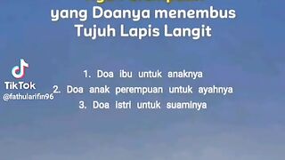Tiga perempuan yang doanya menembus langit