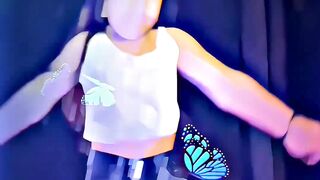 Cutes girls Dance