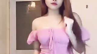 girl from tiktok 4