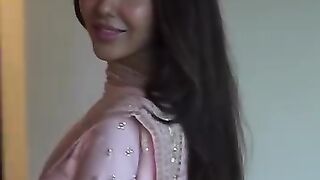 #SoNaMBajwaBeauty