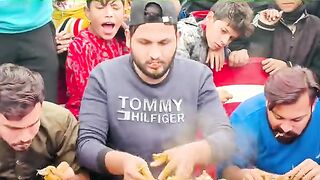 Faisalabad mein Bakra khane ki shart per 50000 jeet gaya