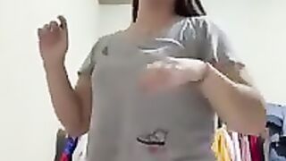 estoy_a_doblar_mi_ropa_antes_de_dormir(240p).