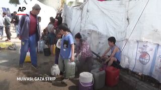 Lack of clean water and sanitation affects thousands of displaced Palestinians in south Gaza.