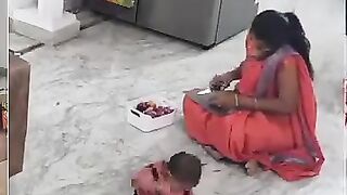 Mani call per Baat Karte Karte bacchon ko fridge mein rakh Diya