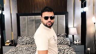 Fans Ne Mujhe Roast Kar Diya ???? - Reading Hate Comments ????