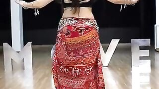 Learn amazing belly dance only  @movethedancespace w⧸ Medhavi Mishra #movethedancespace #bellydance