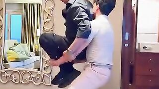 Akshay Pranks Tiger Shroff ????
