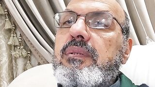 إنكم سترون بعدي أثرة، وأموراً تنكرونها. قالوا: فما تأمرنا يا رسول الله