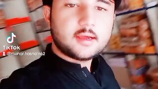 Tumhain dakhta ho to
