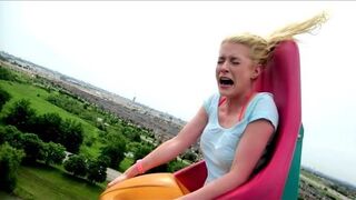 BLONDE GIRL HILARIOUS ROLLER COASTER REACTION!!