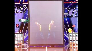 AMAZING MAGIC ACT