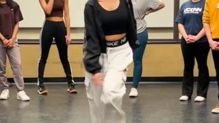 Chunnari Chunnari _ BOLLYWOOD DANCE