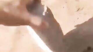 رمال تبتلع كل شيء