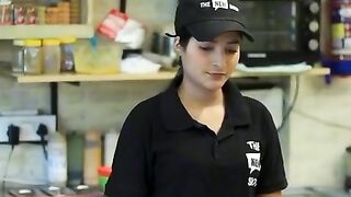 سٹور والی سے پیار