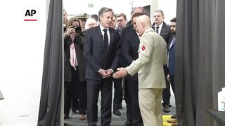 Blinken visits arms factory in France and stresses the need to send Ukraine weapons.