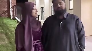 There was a recent cringe post saying Pakistanis never marry outside or women
