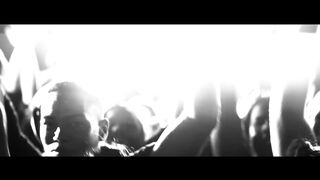 Enrique Iglesias - SUBEME LA RADIO (Official Video) ft. Descemer Bueno, Zion & Lennox