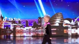 six year old oscar dancing