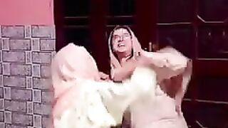 Funny dans woman