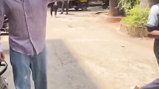 Varun Dhawan Spotted in Juhu #varundhawan #short #shorts #trending #viral #bollywood #viralshorts