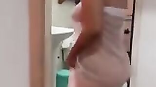 I_went_to_the_bathroom_to_wash_my_hands_and_face(240p).