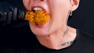 Fried Chicken with Spicy Sauce | Asmr Mukbang Eating Video
