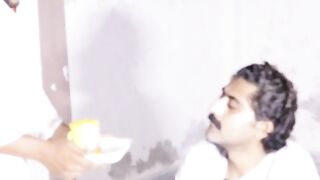 Razia ny dia basheer ko zehr funny .....