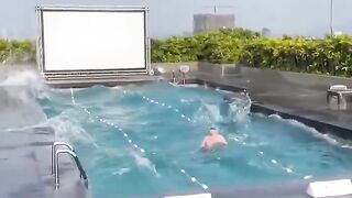 happened in Taiwan, the condition of a swimming pool during an earthquake measuring 7.7 magnetudo