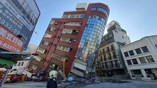 Dampak Gempa Taiwan Hingga Gedung-gedung Miring dan Ambruk