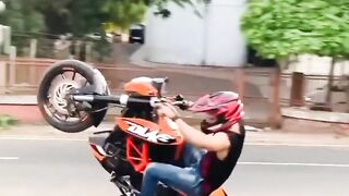 ublic_place_bike_stunt_public_reaction_????️????????#viral_trading_#_ktm(720p