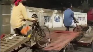E log Kya kar rhaha