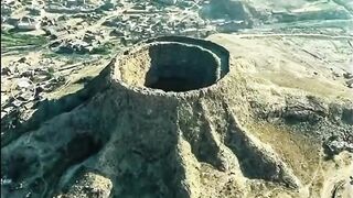 Photos that destroyed the internet and Mind-blowing archaeological discoveries.