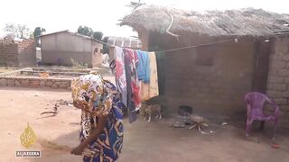 Former rebels in Central African Republic disarm but face few options.