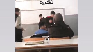 اضحك معا الطلاب وما يفعلوه في المدرسة