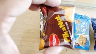 How to open Coconut Prince Biscuit